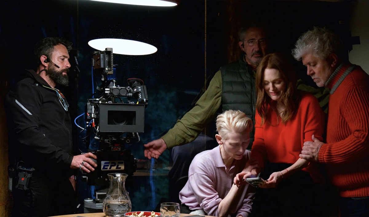 룸 넥스트 도어