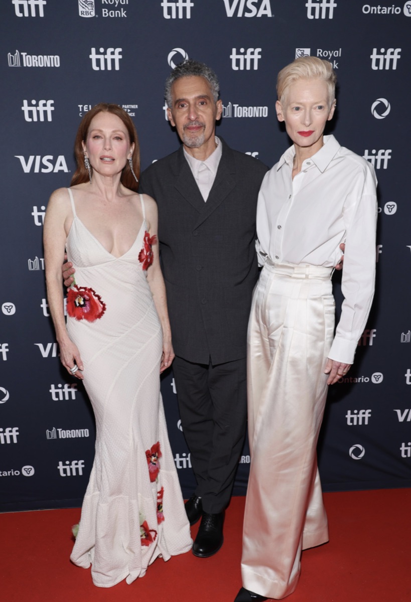 룸 넥스트 도어